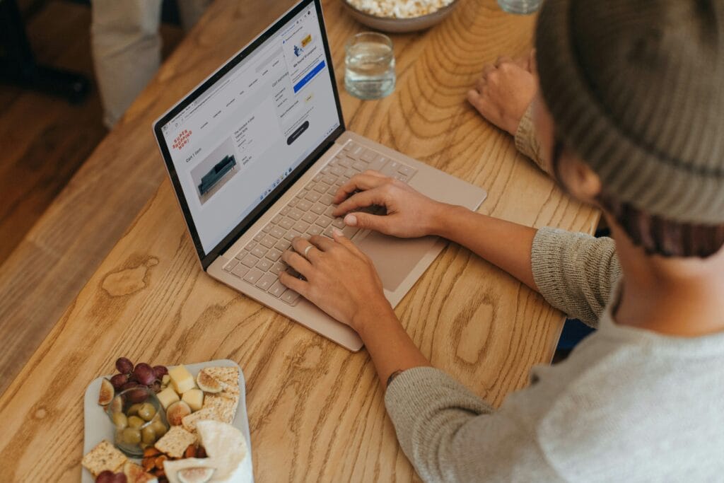 eCommerce professionals applying AI tools for Shopify for their website