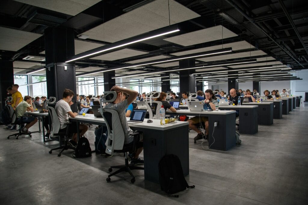 Picture of a Dynamic Content in eCommerce team working collaboratively with the help of AI