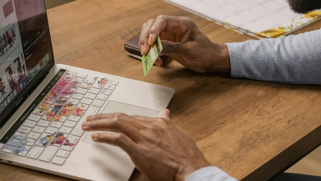 Image of person online shopping, being guided by Predictive Personalization in eCommerce